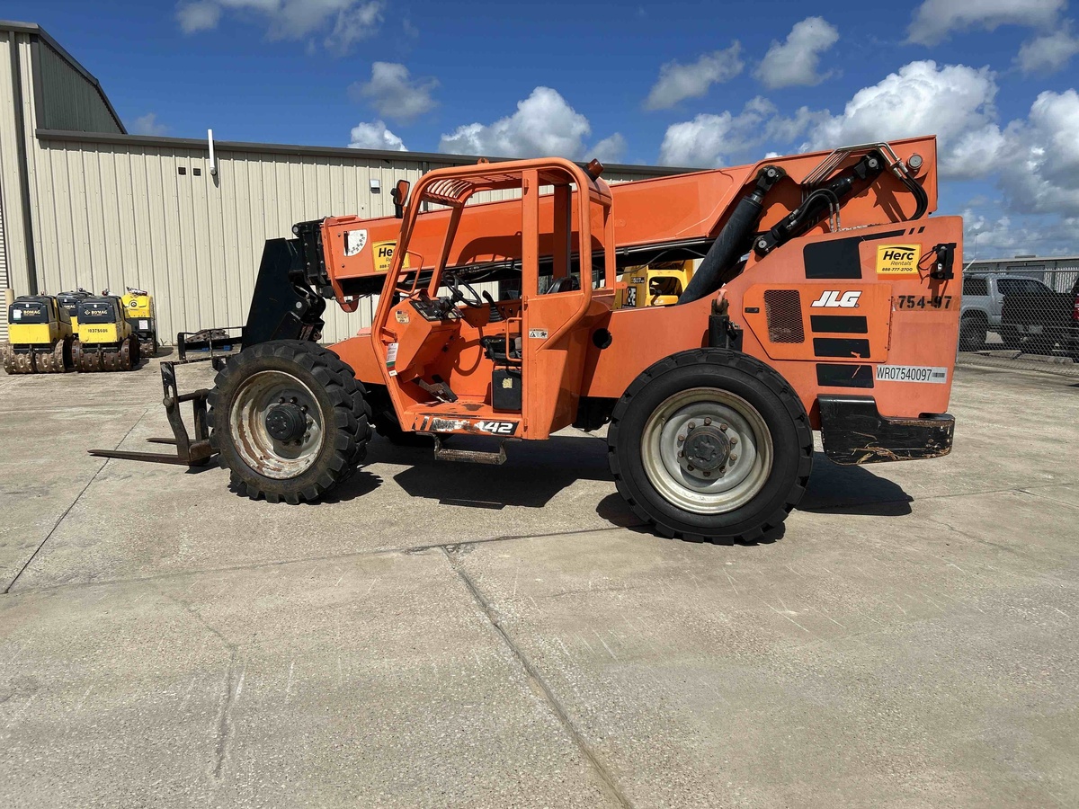 2018 SkyTrak 8042-5