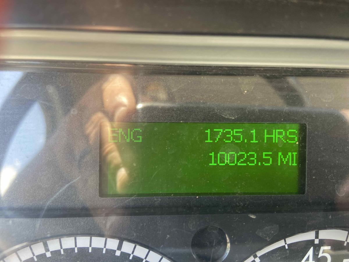 2018 Freightliner M2106-5