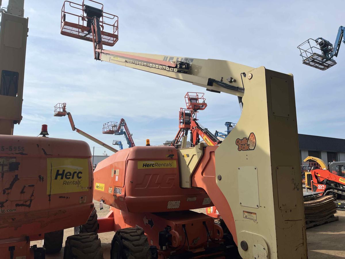 2017 JLG 800AJ-5