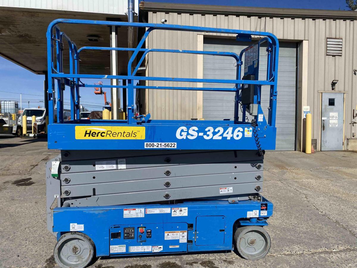 2018 Genie GS-3246