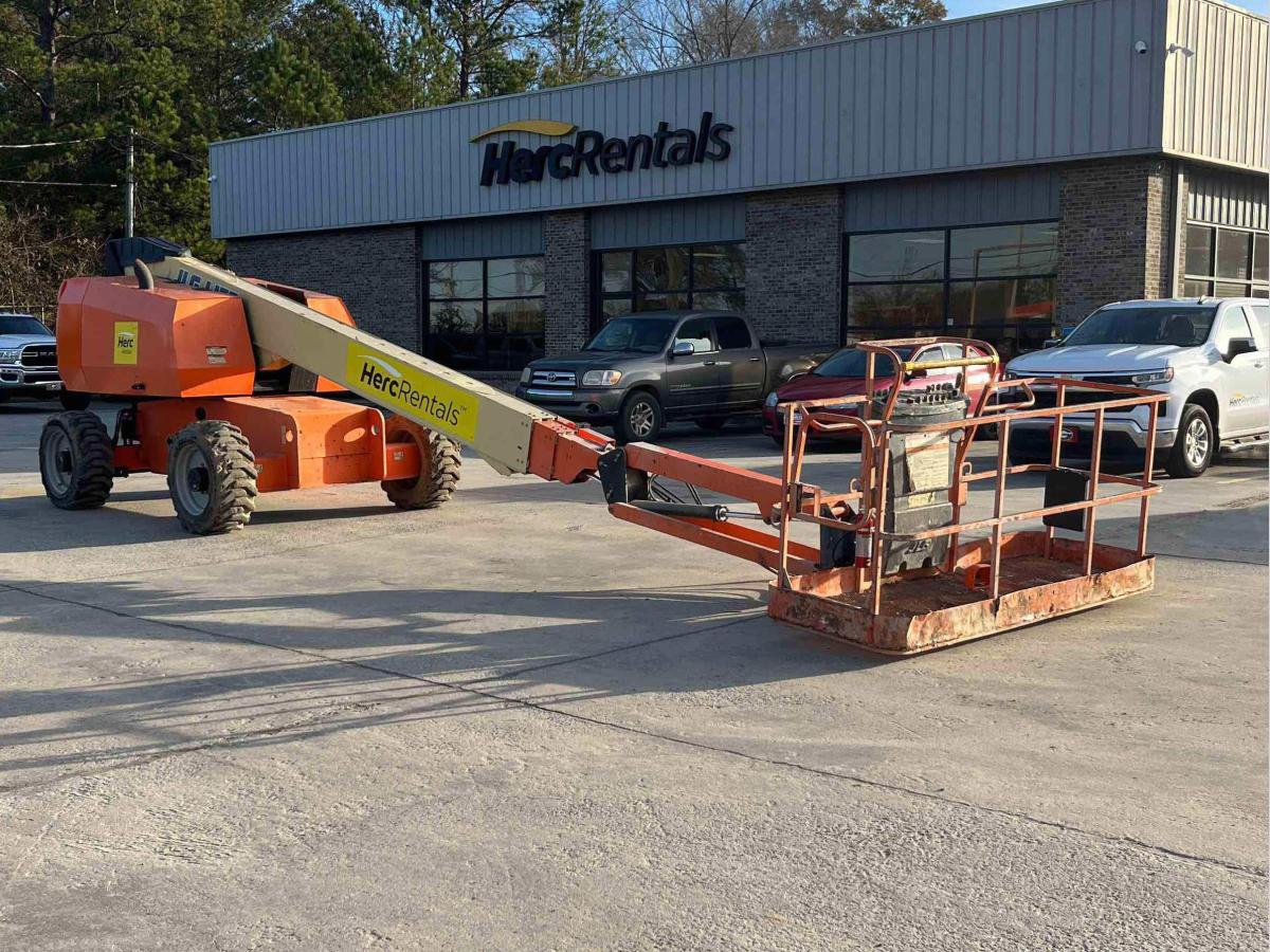 2017 JLG 660SJ
