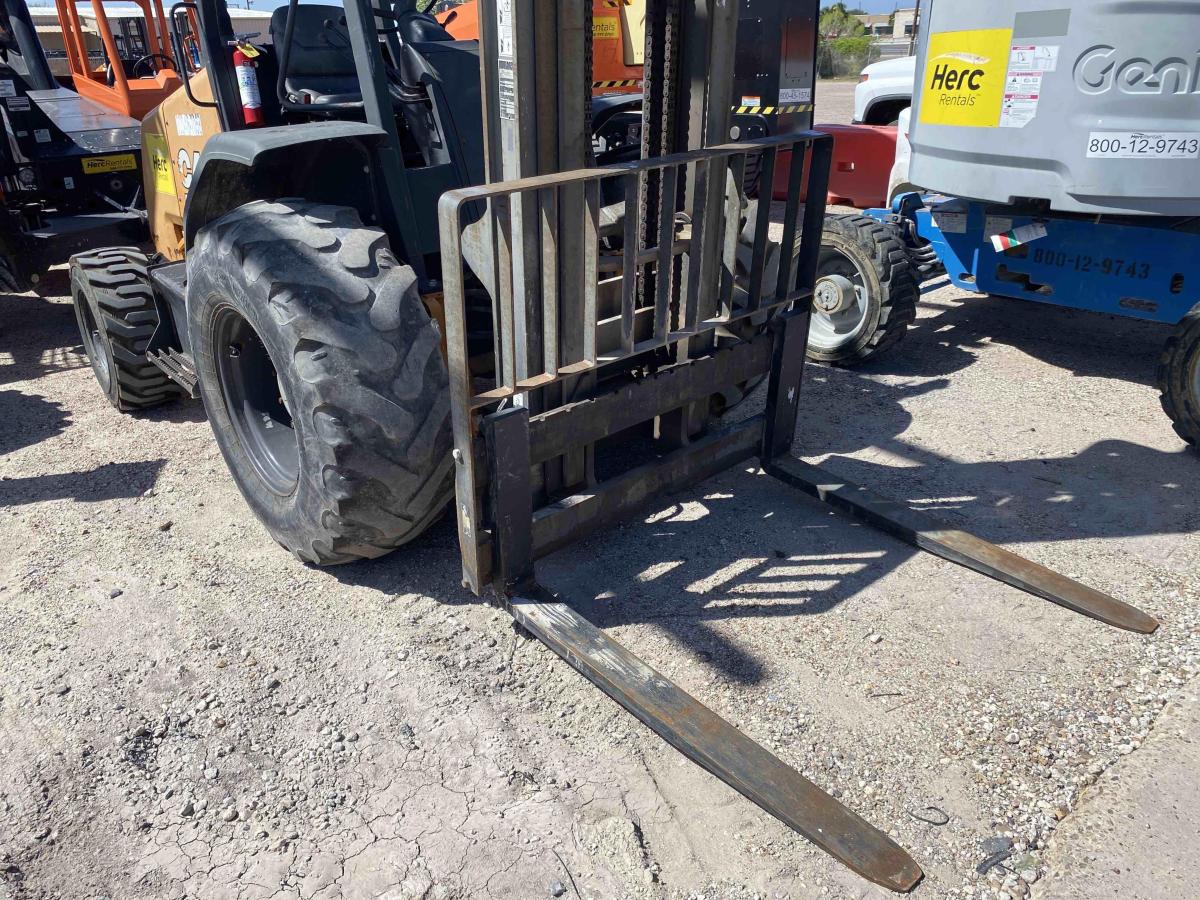 2017 Case 588H-7