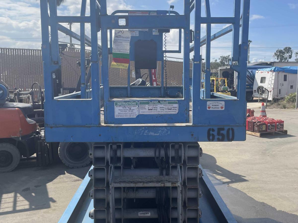 2016 Genie GS-3246