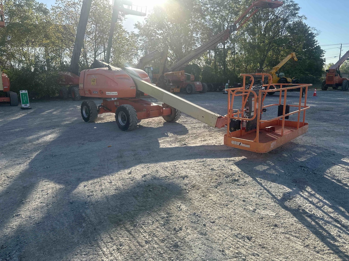 2007 JLG 400S-11