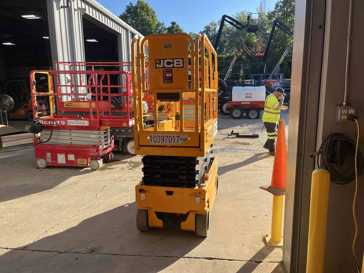 2022 JCB S1930E-4