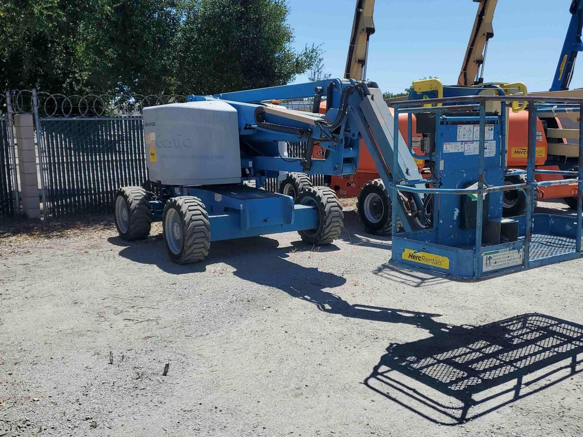 2013 Genie Z-45/25J RT