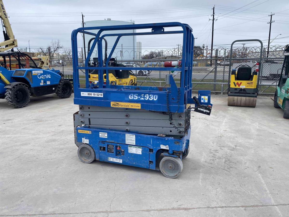 2018 Genie GS-1930