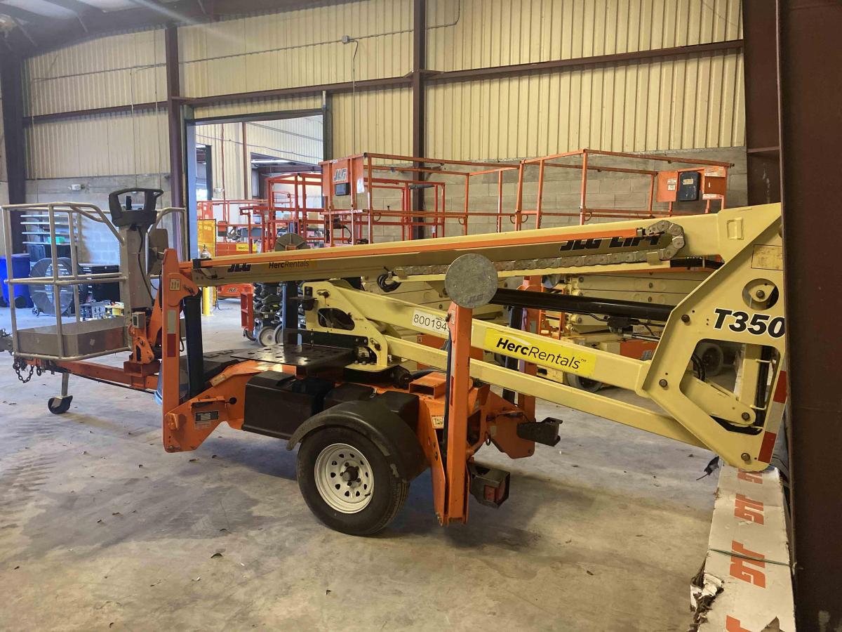 2018 JLG T350