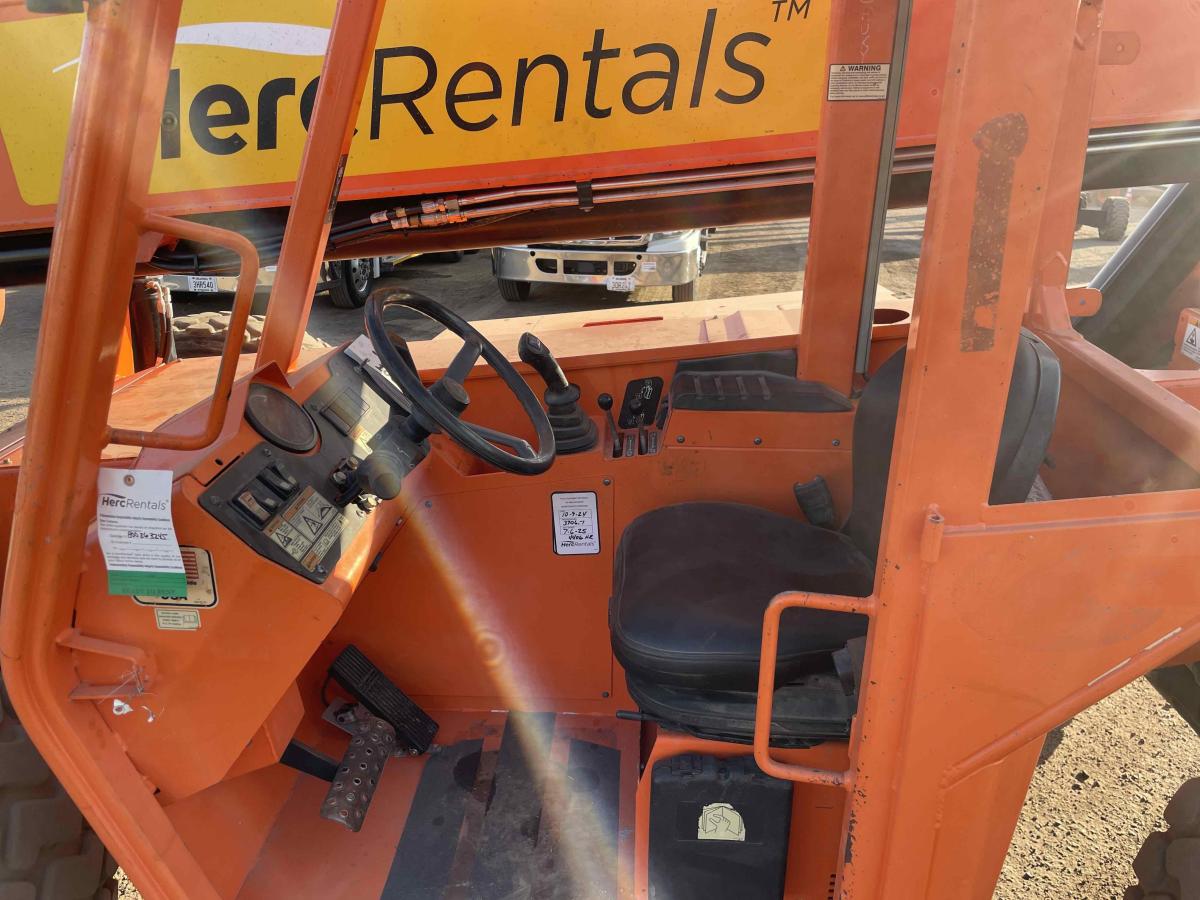 2019 SkyTrak 10042