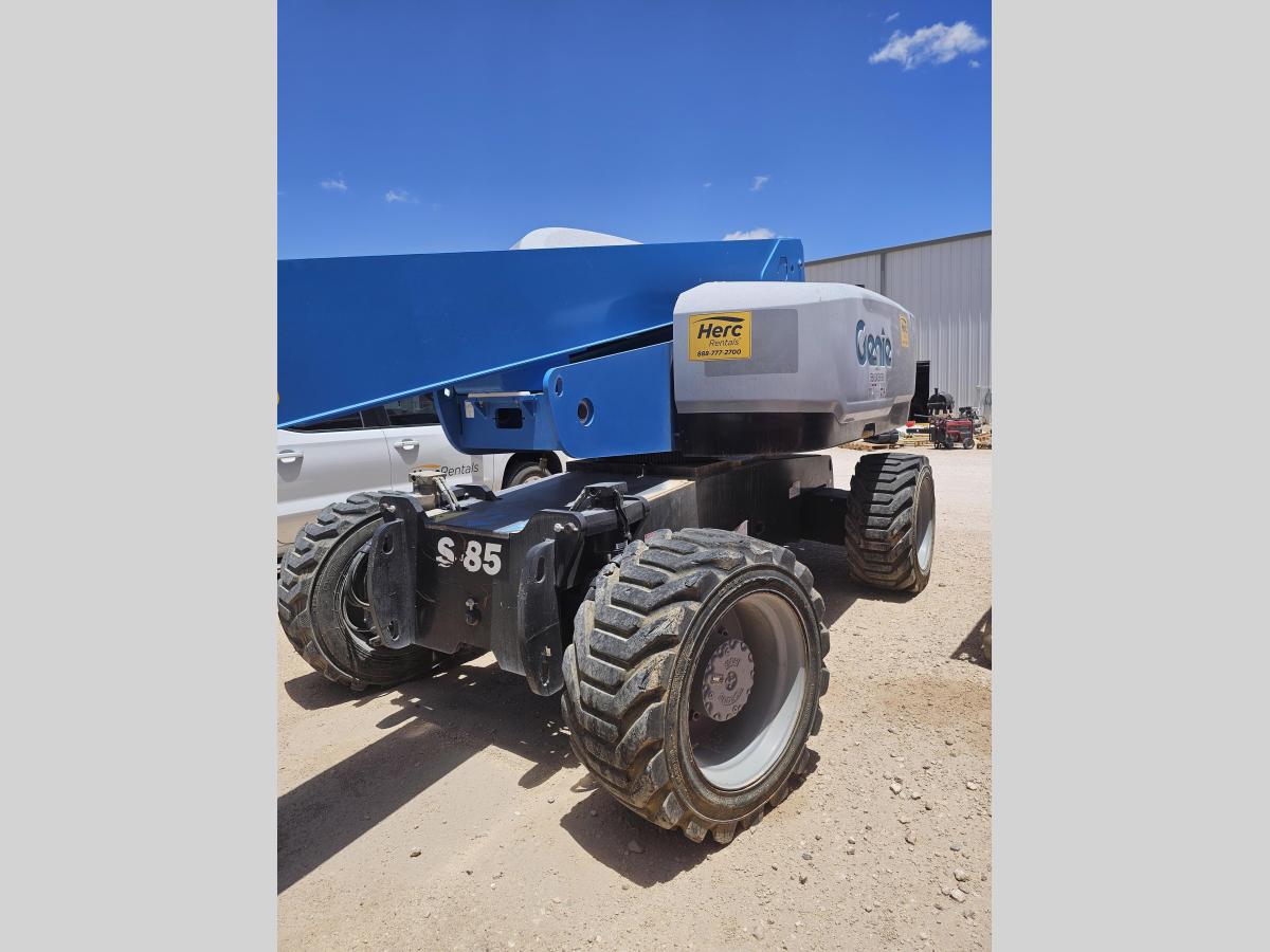 2017 Genie S-85