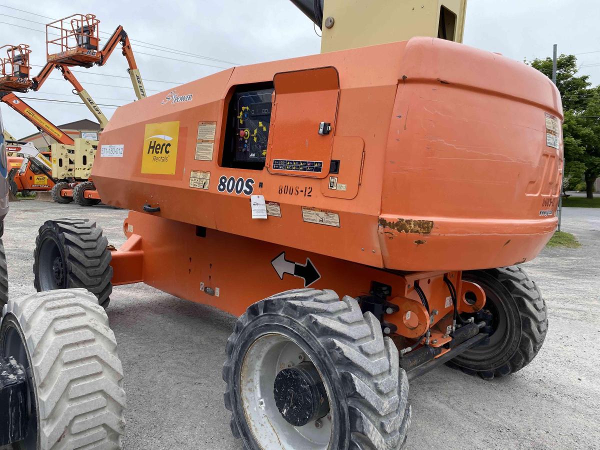 2017 JLG 800S-4
