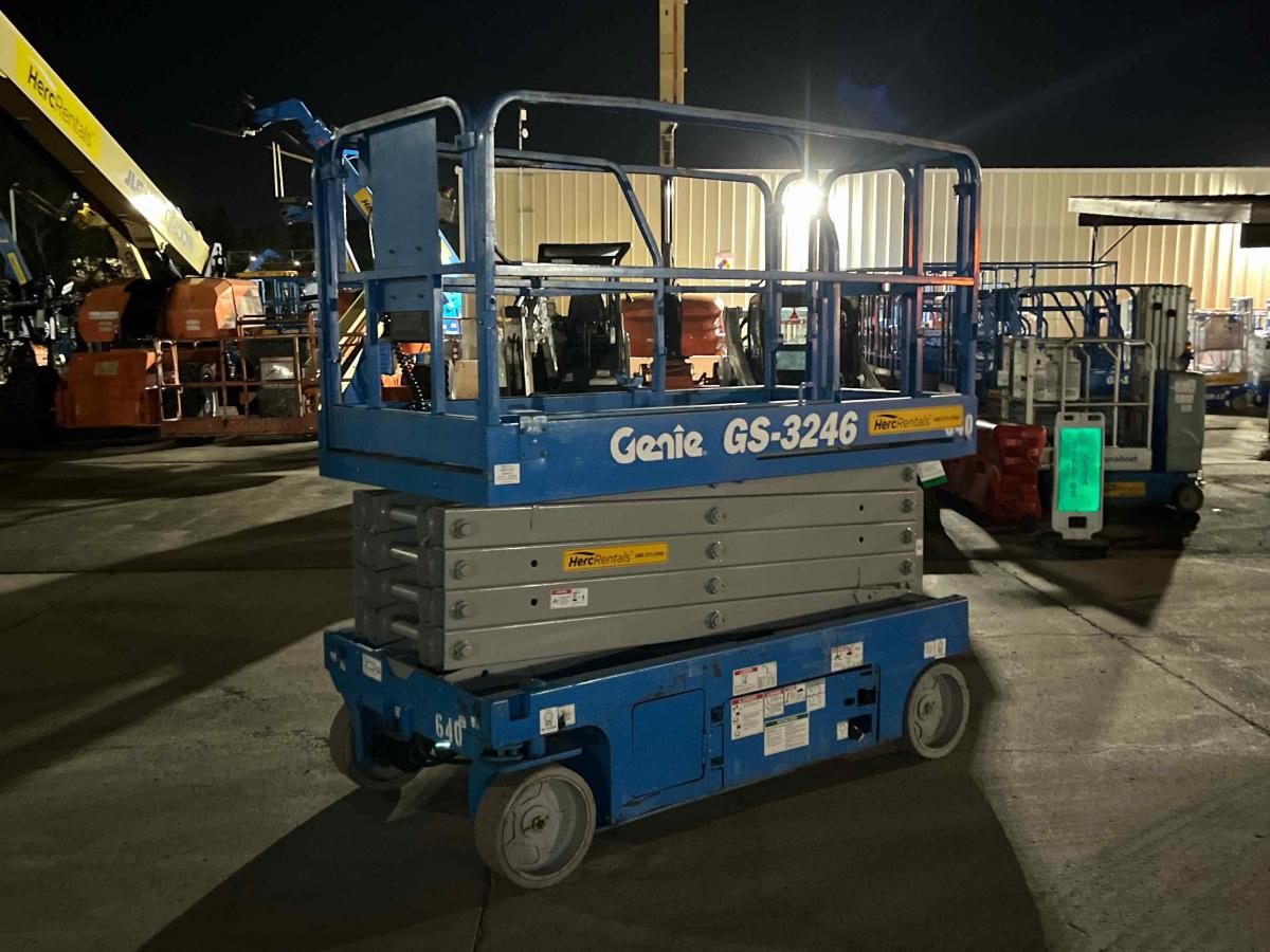 2016 Genie GS-3246