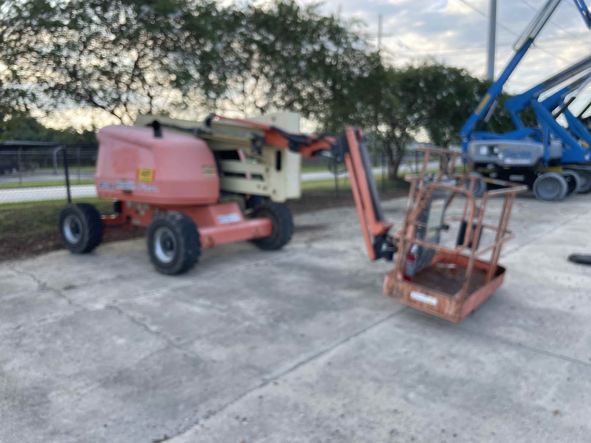 2016 JLG 450AJ