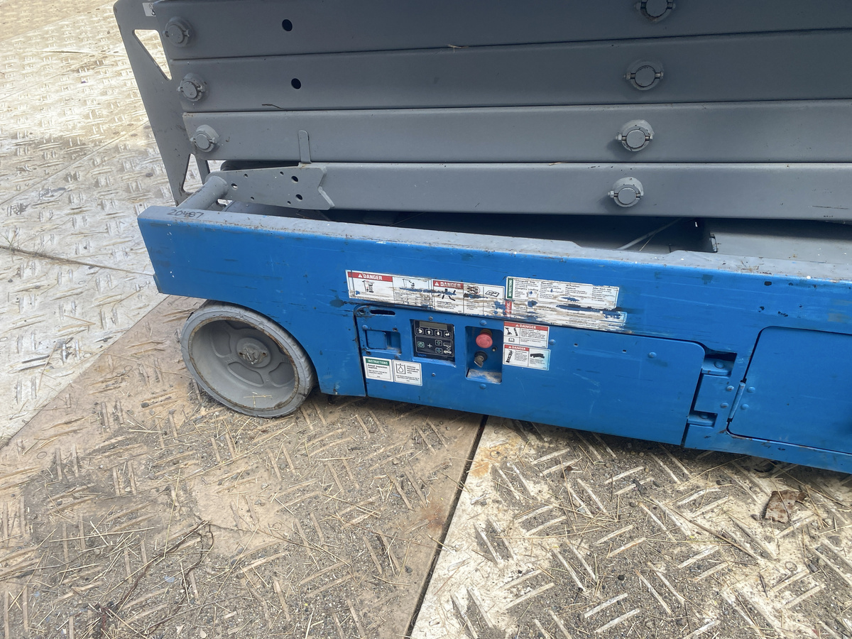 2016 Genie GS-3246-13