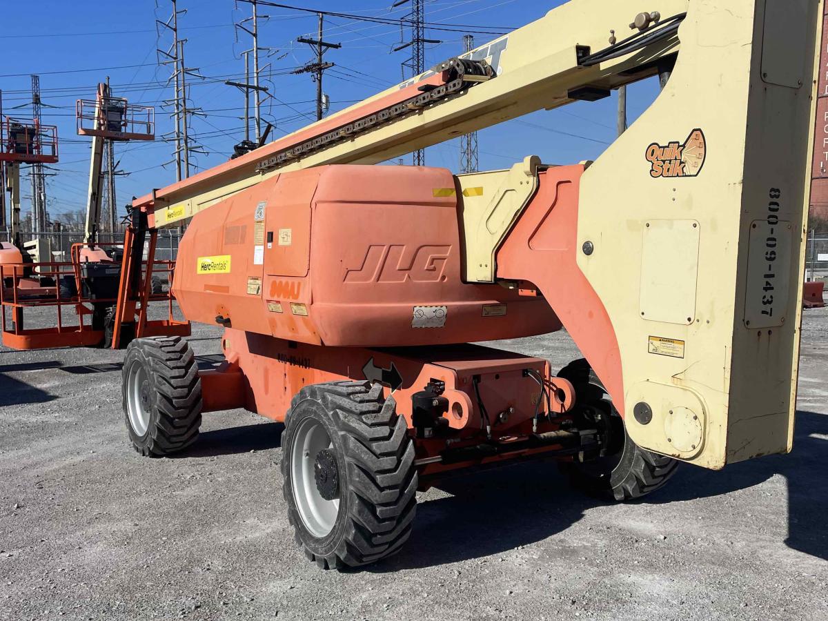 2016 JLG 800AJ