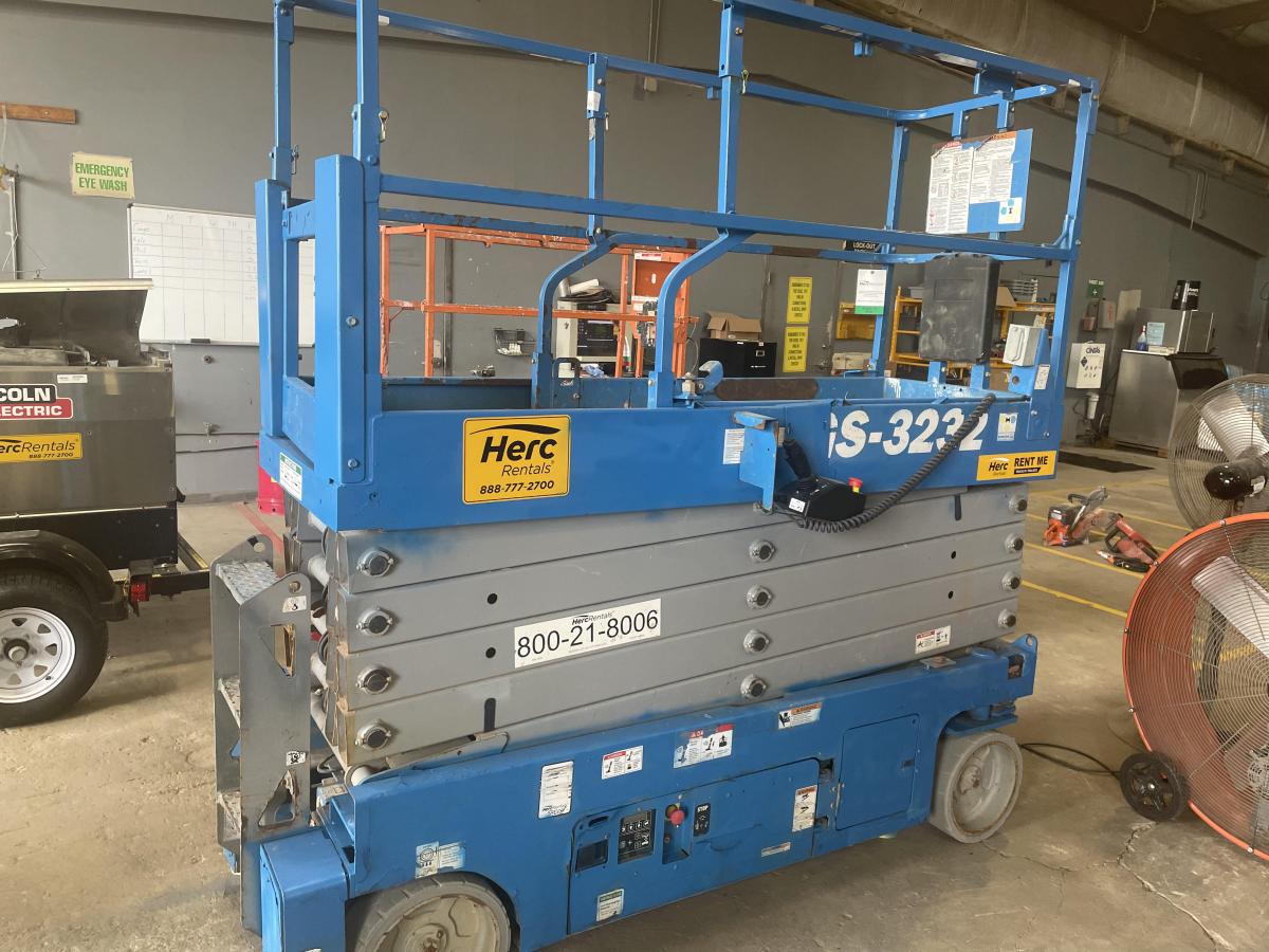 2018 Genie GS-3232