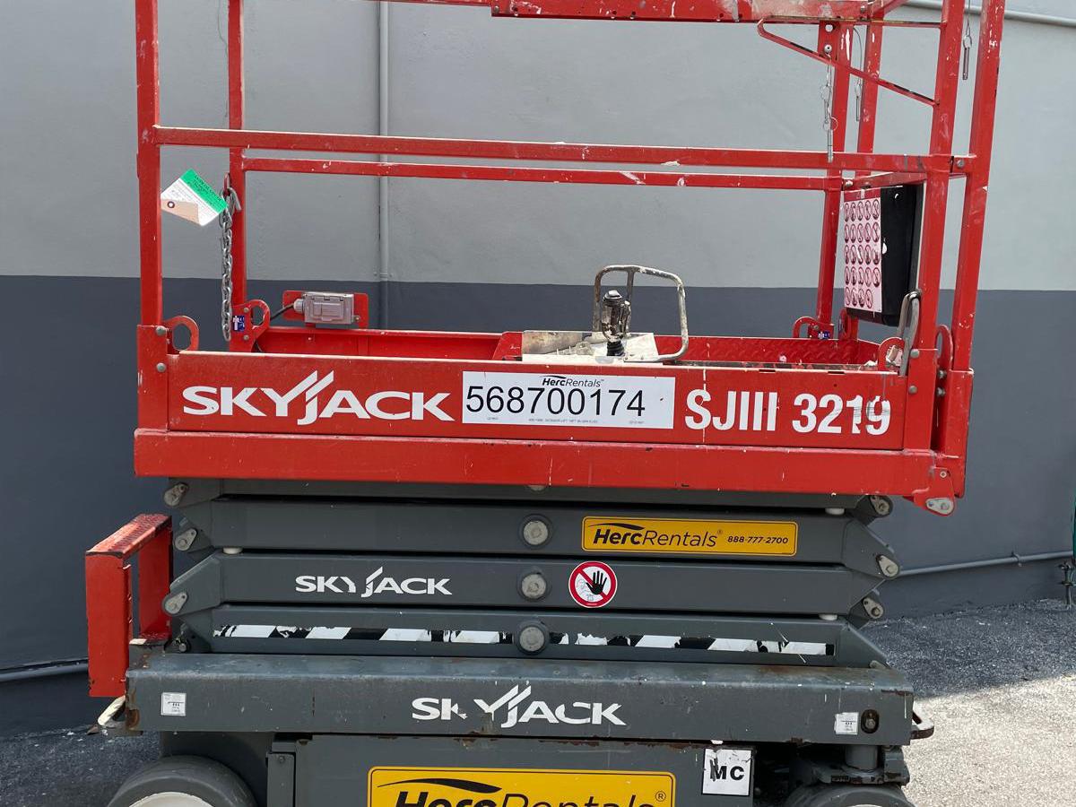 2017 Skyjack SJ3219