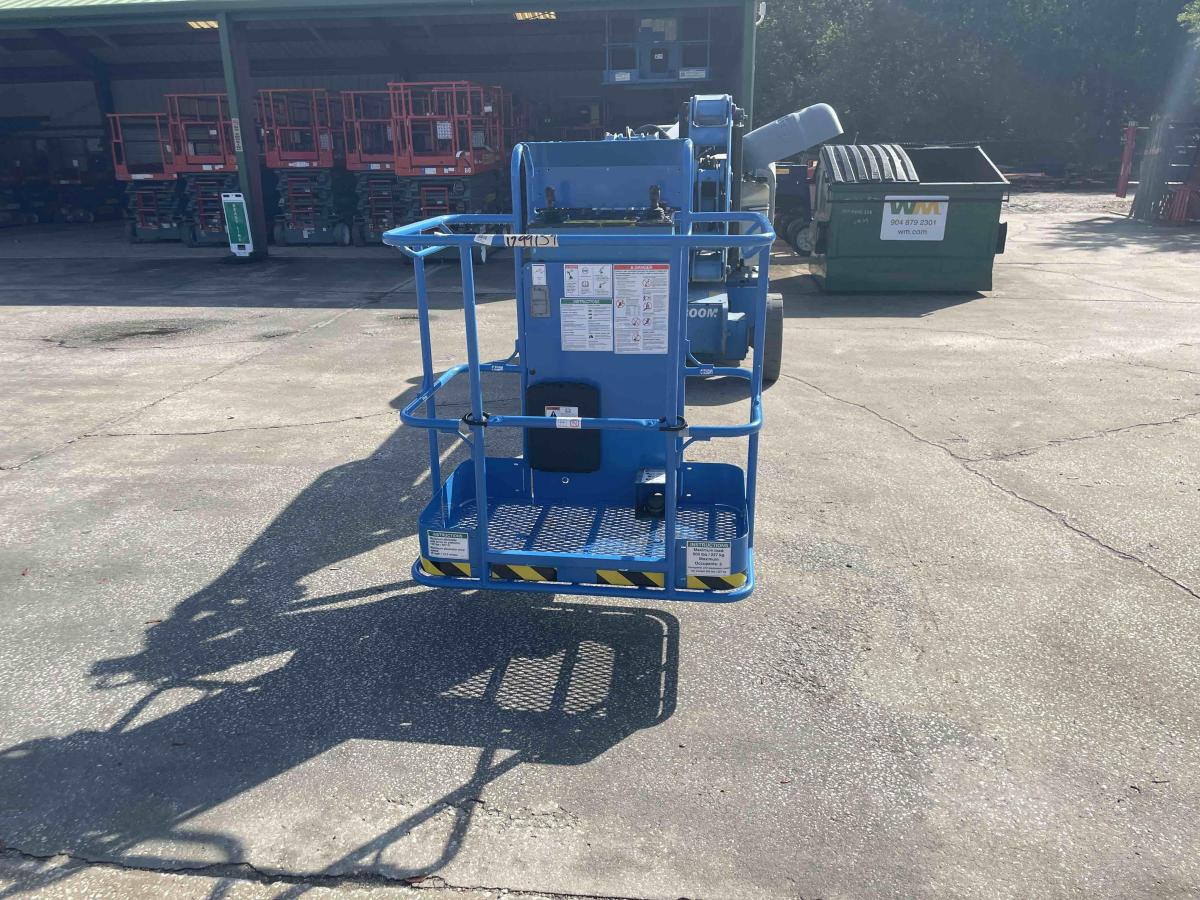 2011 Genie Z-40/23 N