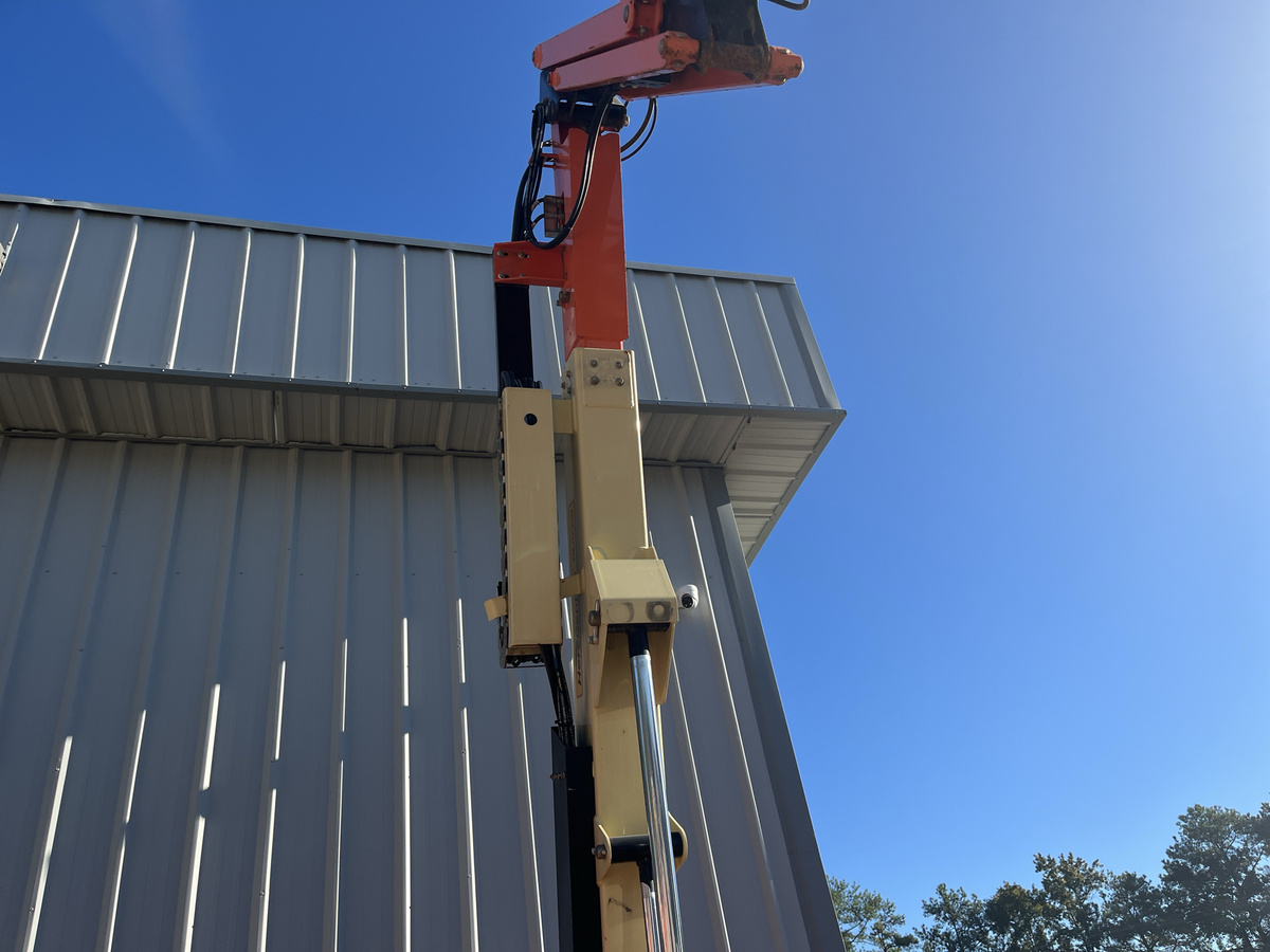 2017 JLG E300AJ-13