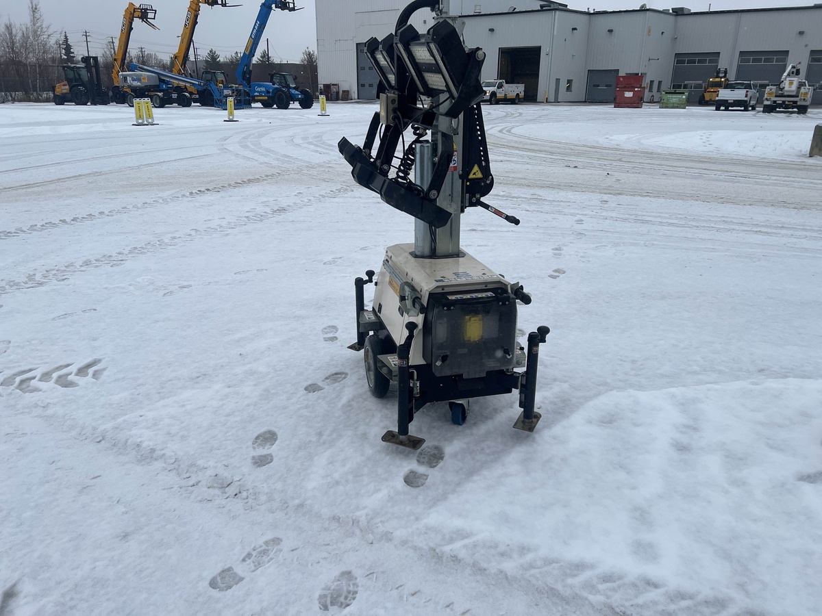 2018 Magnum PLT240-5