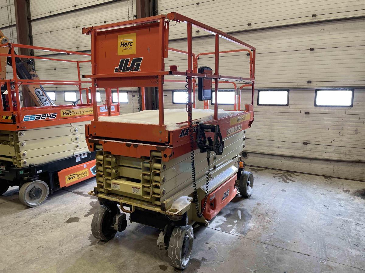 2017 JLG 3246ES-2