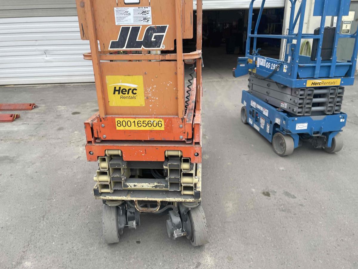 2017 JLG 1930ES