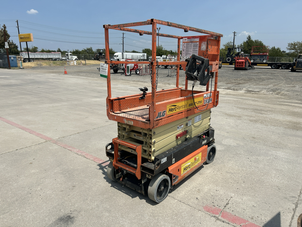 2018 JLG 1932R