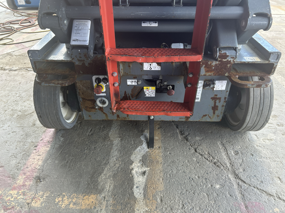 2017 Skyjack SJ4740-6