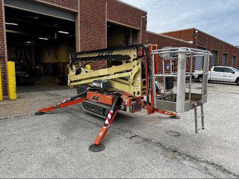 2016 JLG X600AJ