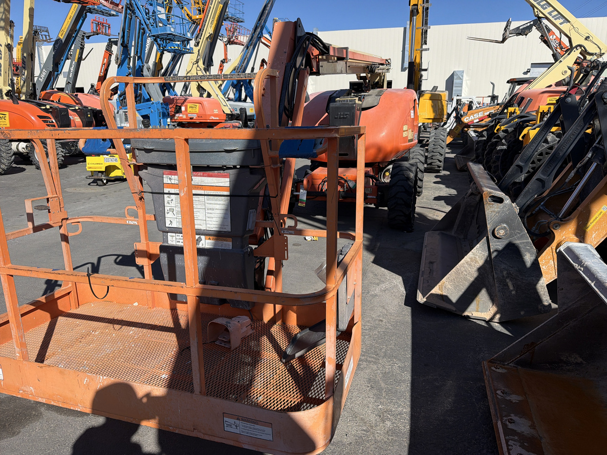 2013 JLG 600AJ-2