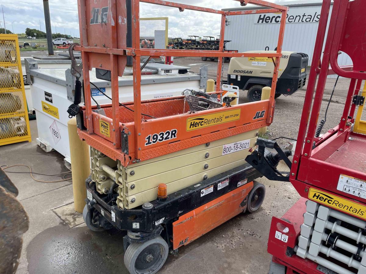 2017 JLG 1932R