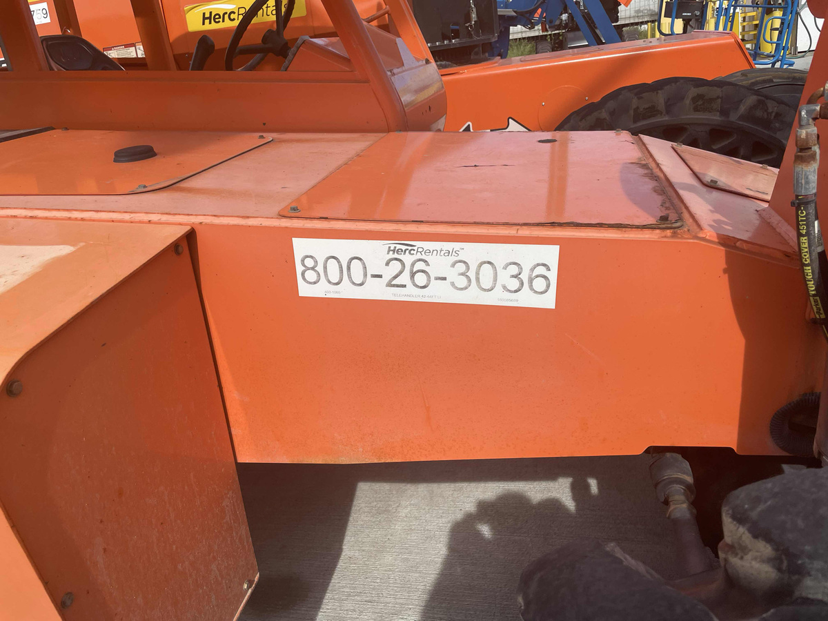 2019 SkyTrak 10042