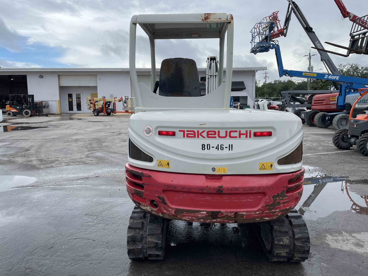 2021 Takeuchi TB240-5