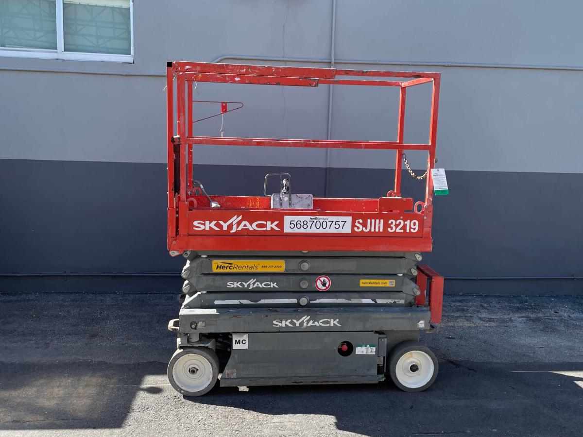 2017 Skyjack SJ3219
