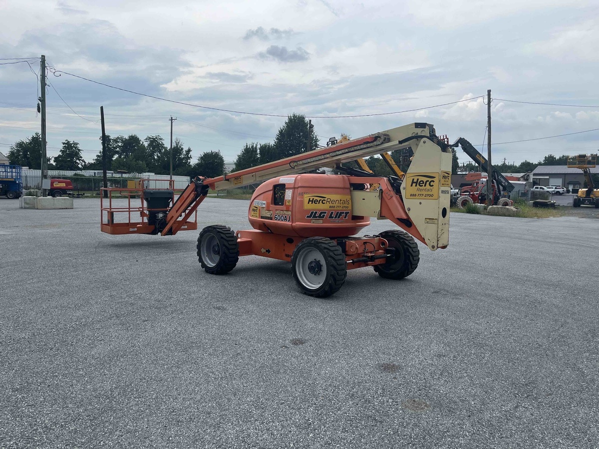 2016 JLG 600AJ-4