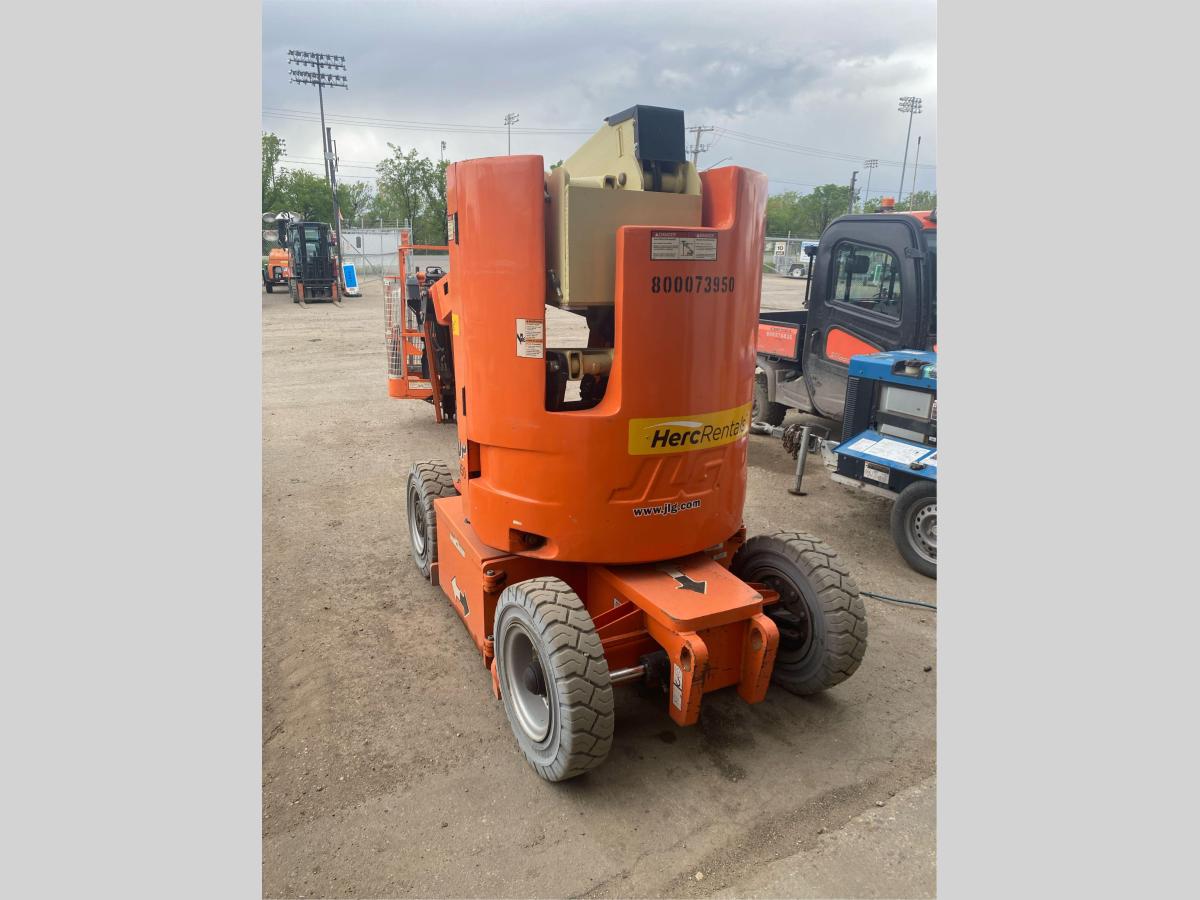 2015 JLG E300AJP