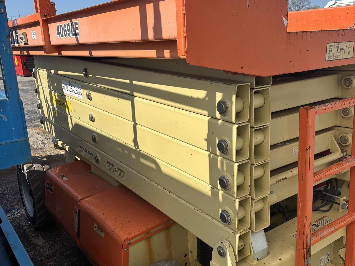 2019 JLG 4069LE