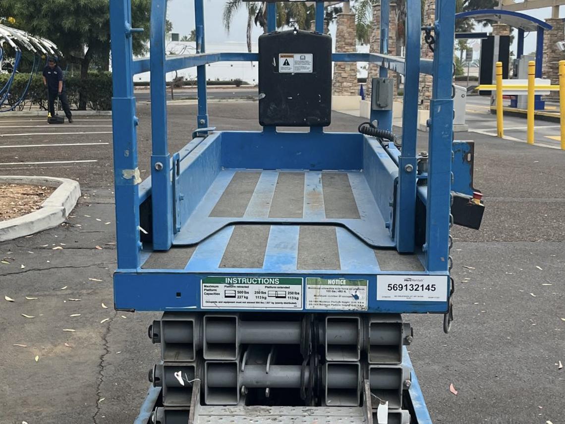2017 Genie GS-1930