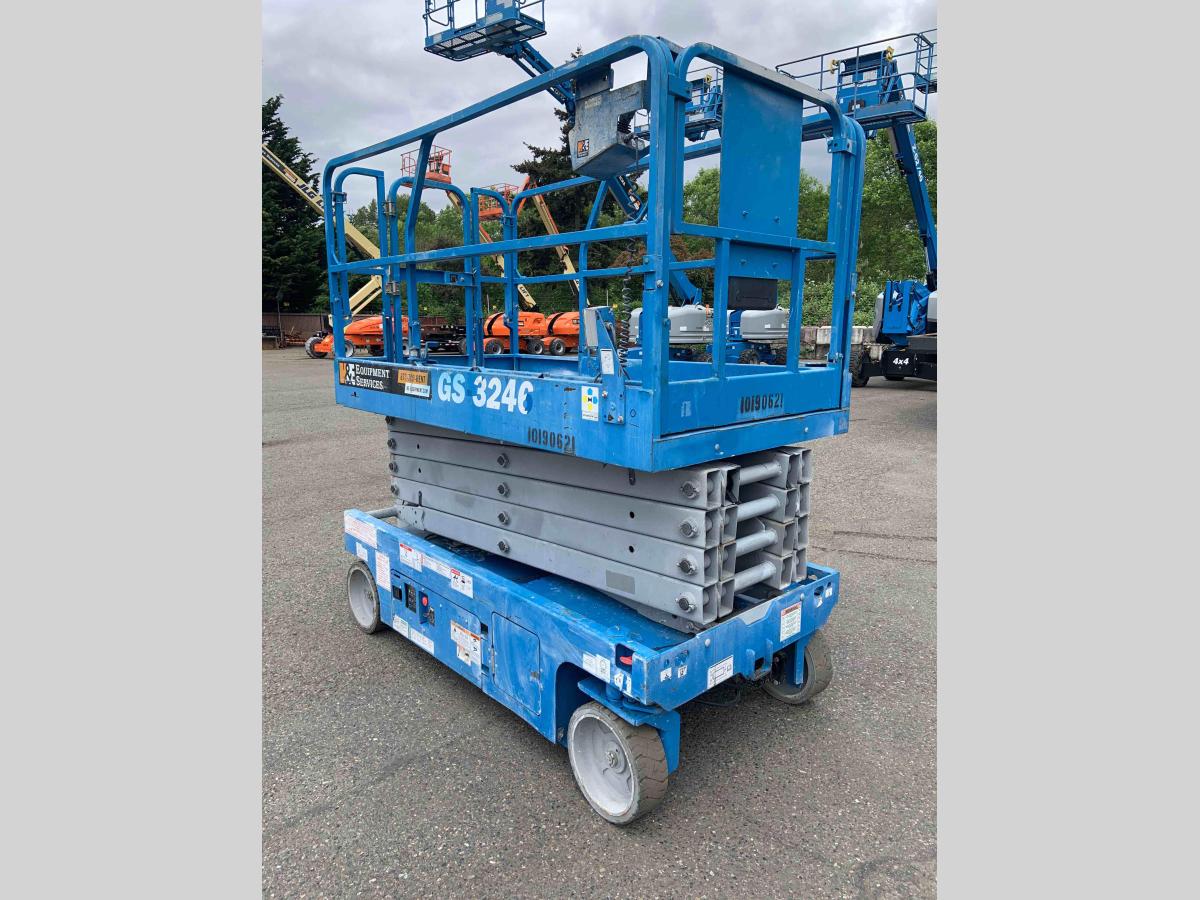 2016 Genie GS-3246