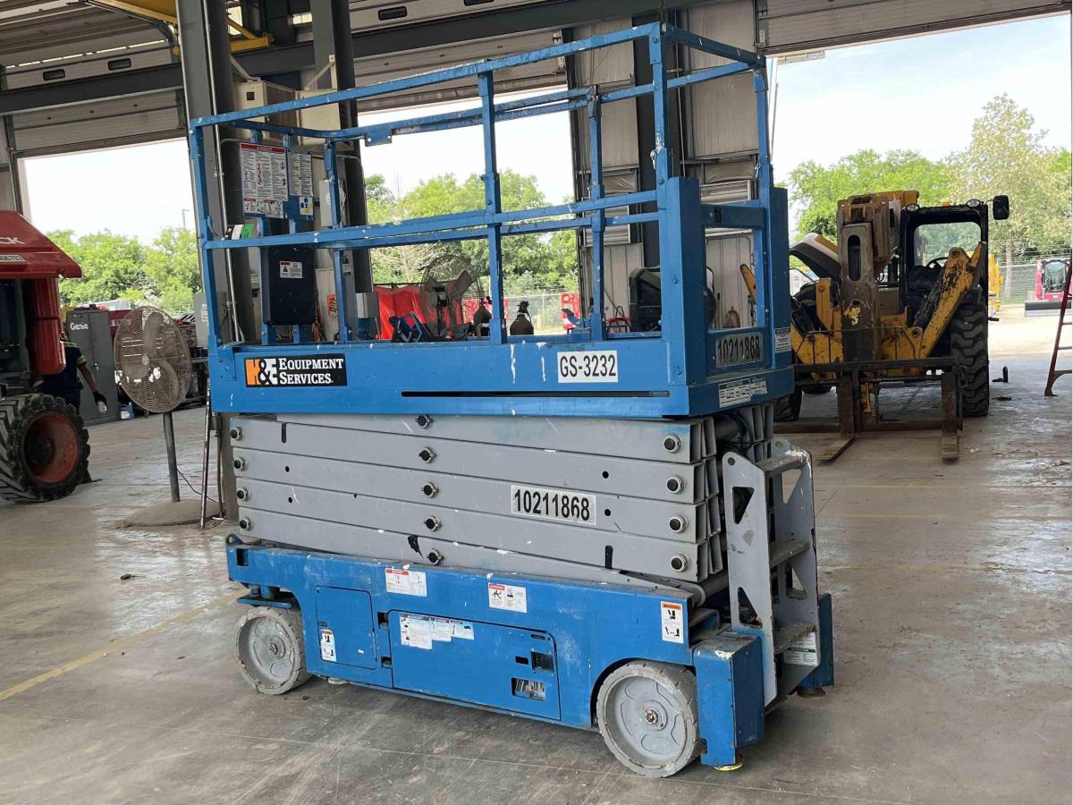 2017 Genie GS-3232-4