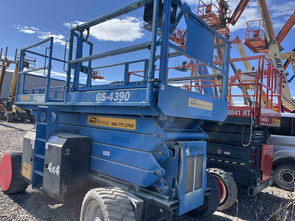 2015 Genie GS-4390 RT-2