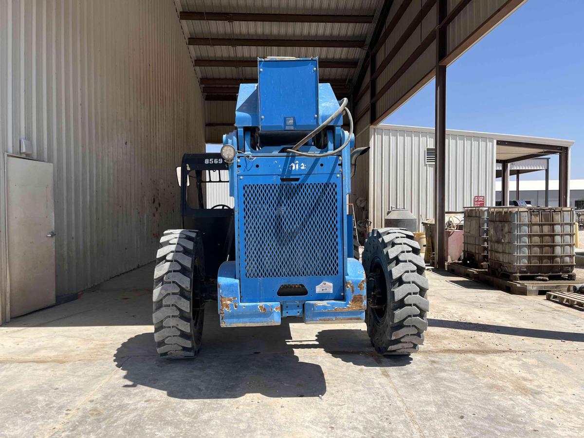 2017 Genie GTH-1056