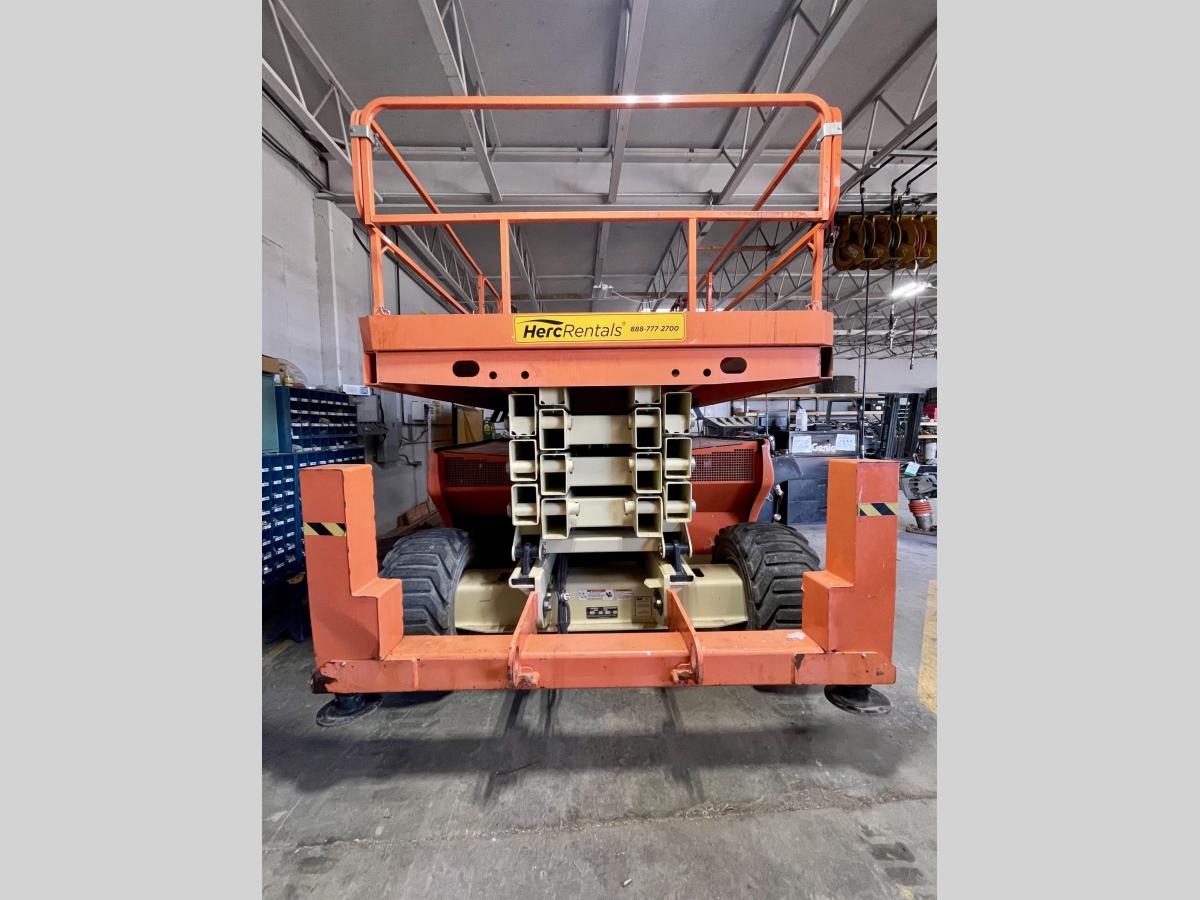 2015 JLG 4394RT