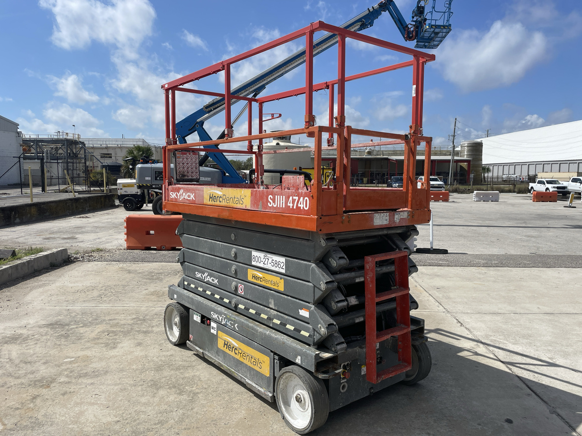 2020 Skyjack SJ4740-4