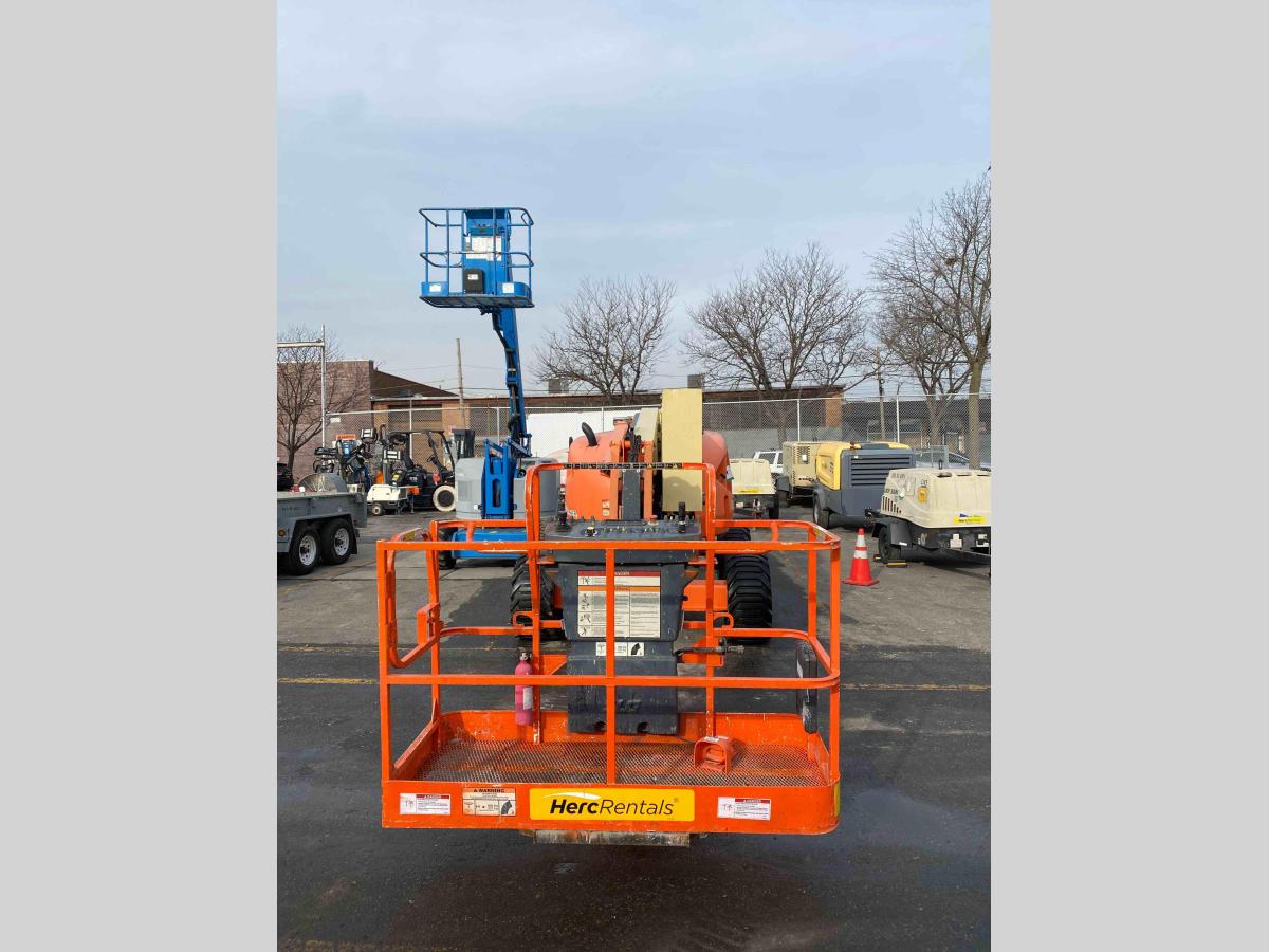 2013 JLG 450AJ
