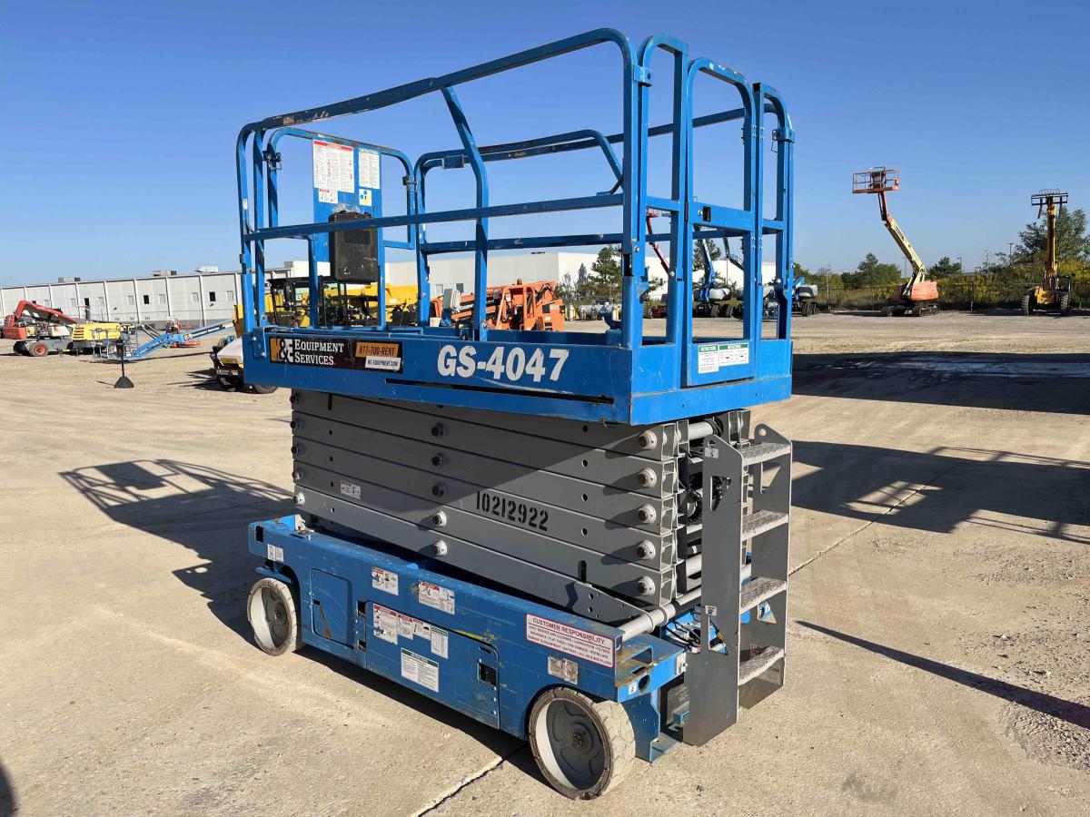 2017 Genie GS-4047