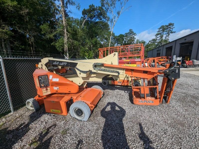 2015 JLG E400AJP