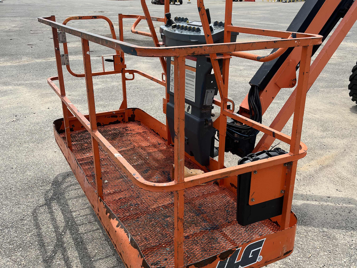 2015 JLG 600AJ