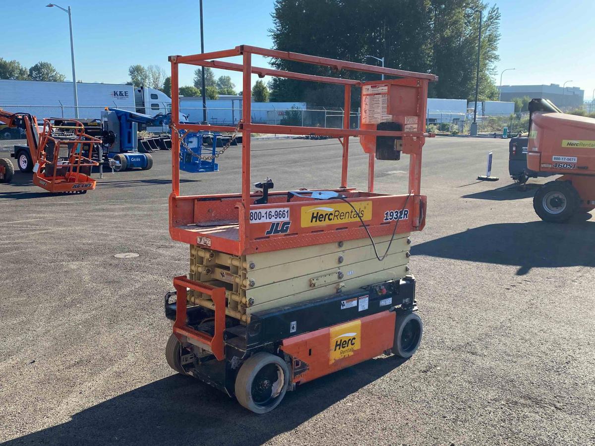 2017 JLG 1932R