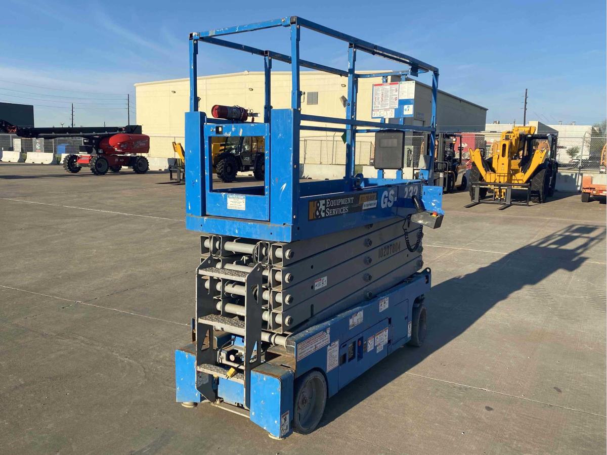 2017 Genie GS-3232-3